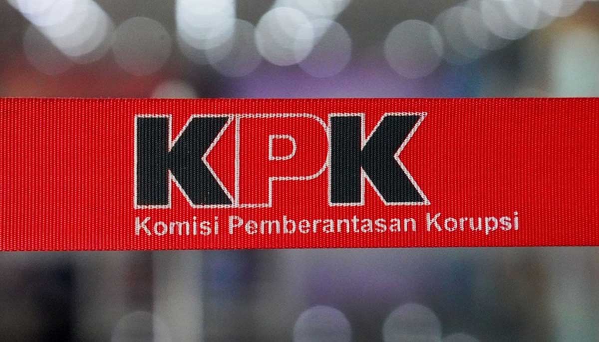 KPK Tangkap Gubernur Riau, Catatan Kelam yang Terulang Lagi