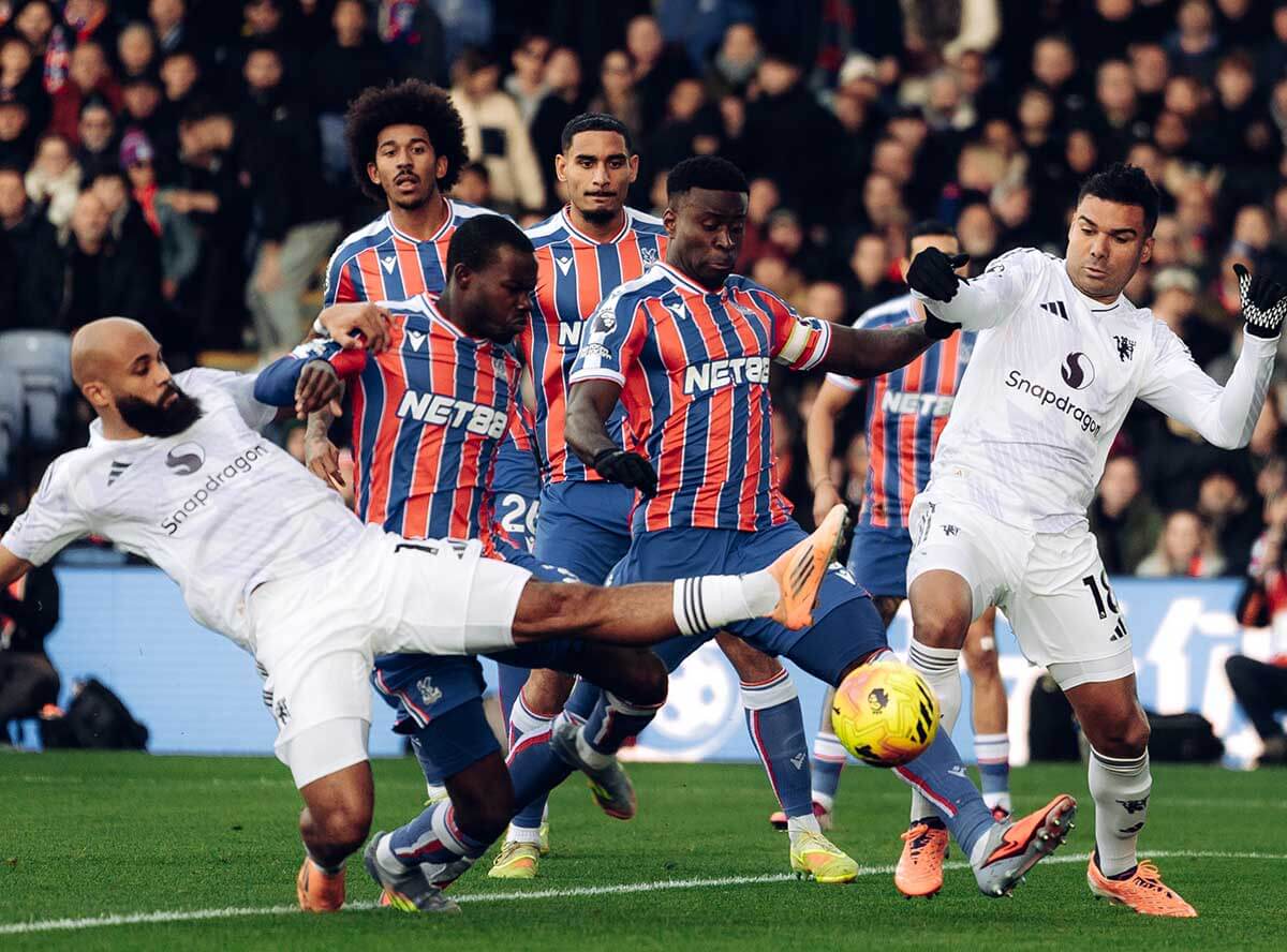 United Balikkan Keadaan, Kalahkan Crystal Palace 2-1 di Selhurst Park