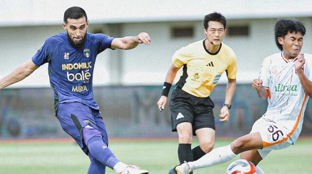 Gol Cepat dan Penalti Antar Persita Tekuk Pemuncak Klasemen Borneo FC