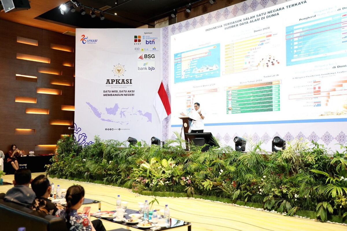 Penutupan Rakernas APKASI 2026 di Batam, Mendagri Tekankan Kemandirian BUMD