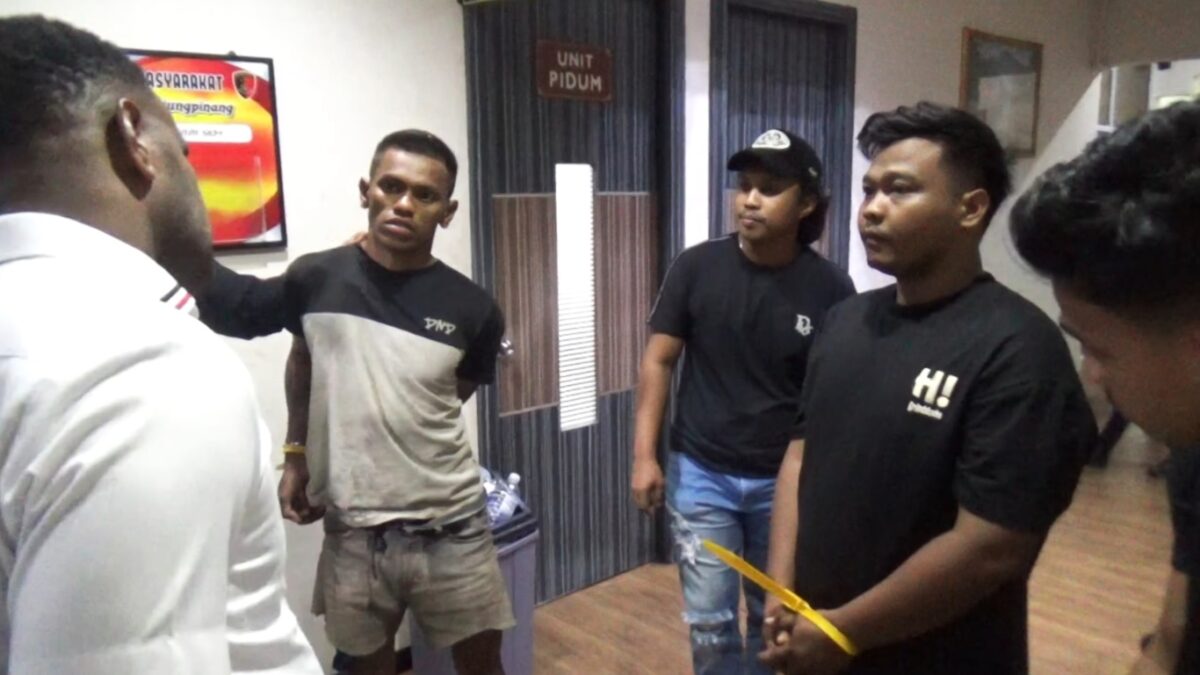 pemuda mabuk keroyok