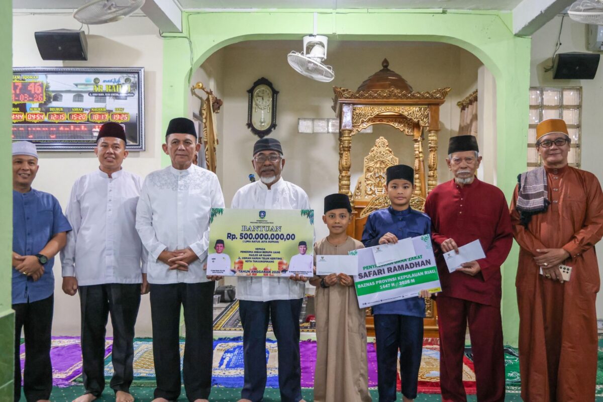 Safari Ramadan di Tanjungpinang, Gubernur Kepri Salurkan Bantuan Rp500 Juta