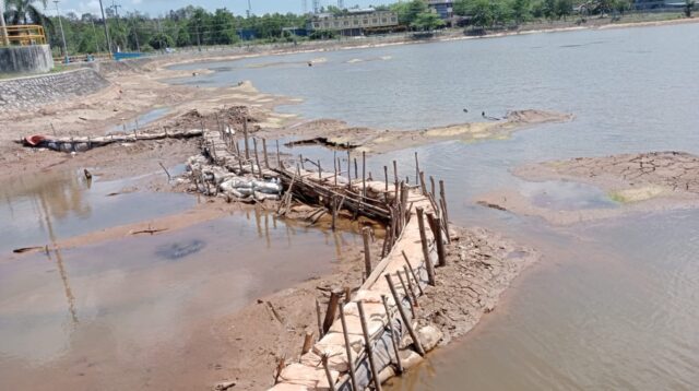 waduk gesek mengering