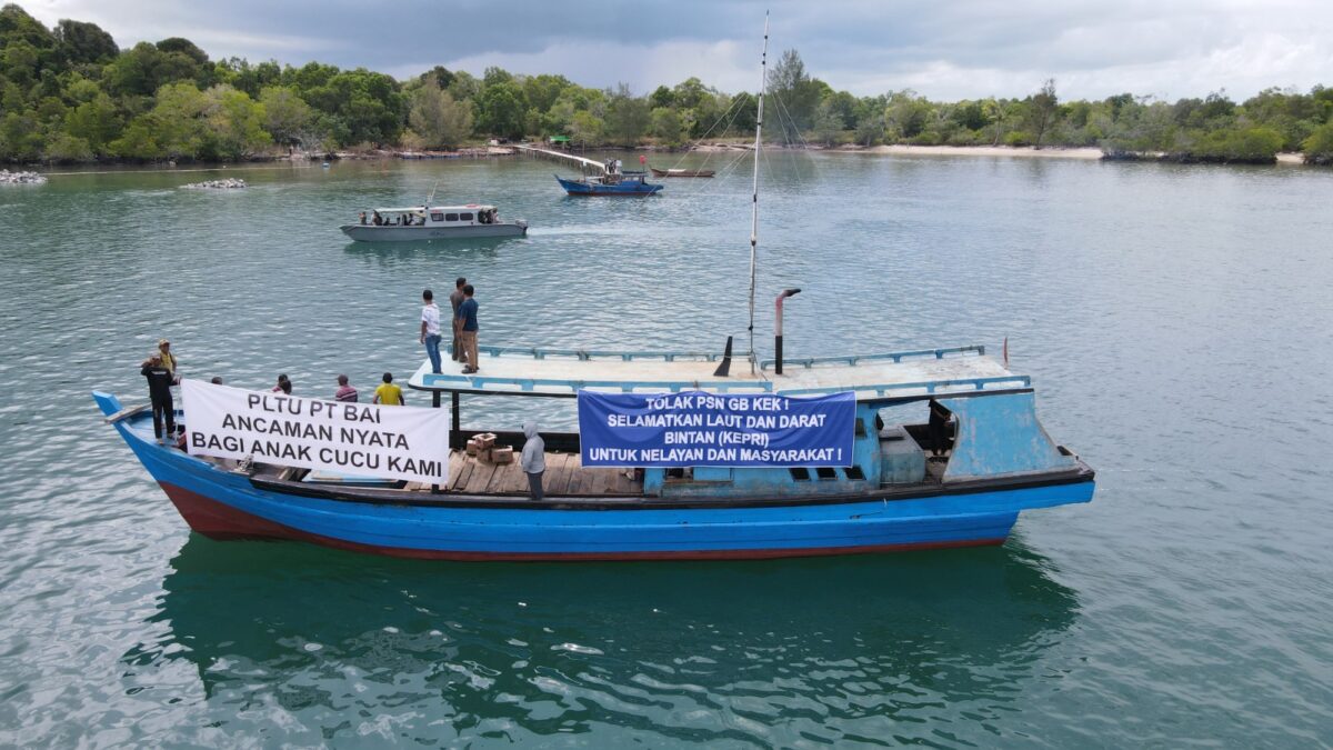 Aksi Laut Warga Bintan, Tolak Kawasan Industri di Pulau Poto