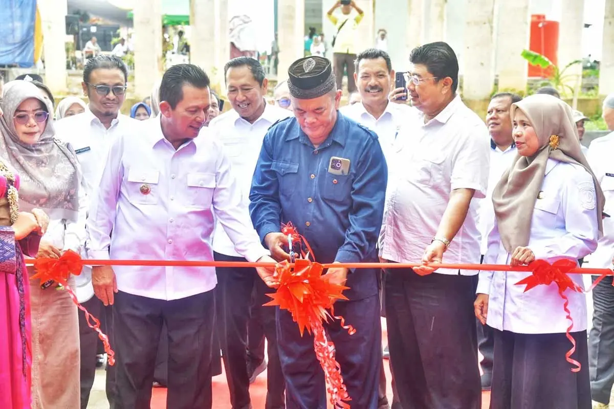 Gubernur Ansar Resmikan Revitalisasi 12 Gedung SMA dan SMK di Batam