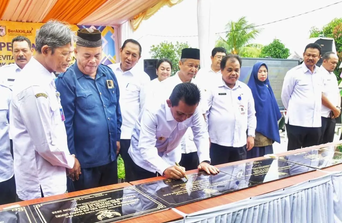 Gubernur Ansar Resmikan Revitalisasi 12 Gedung SMA dan SMK di Batam