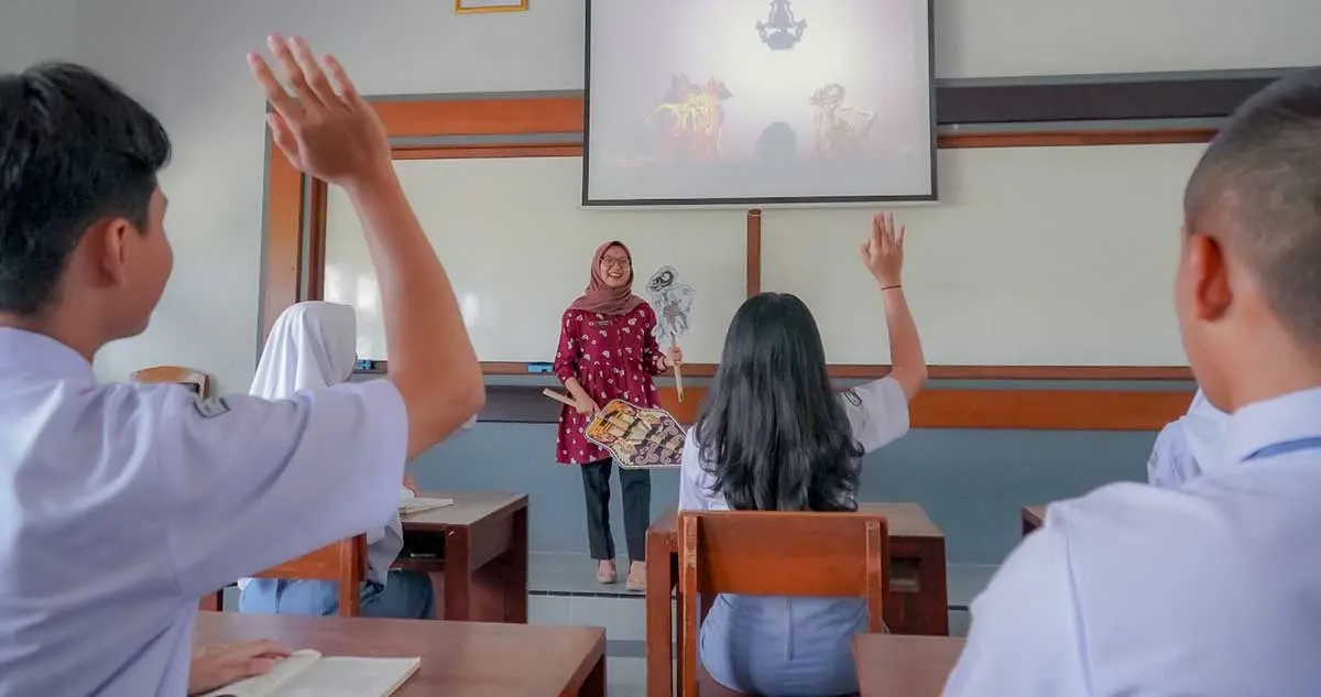 Guru Honorer Dihapus Mulai 2027? Kemendikdasmen Buka Suara soal Status Baru Guru Non ASN