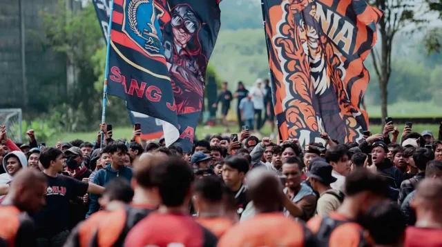 Jakmania Datangi Latihan Persija Jelang Lawan Persib, Minta Macan Kemayoran Tampil All Out