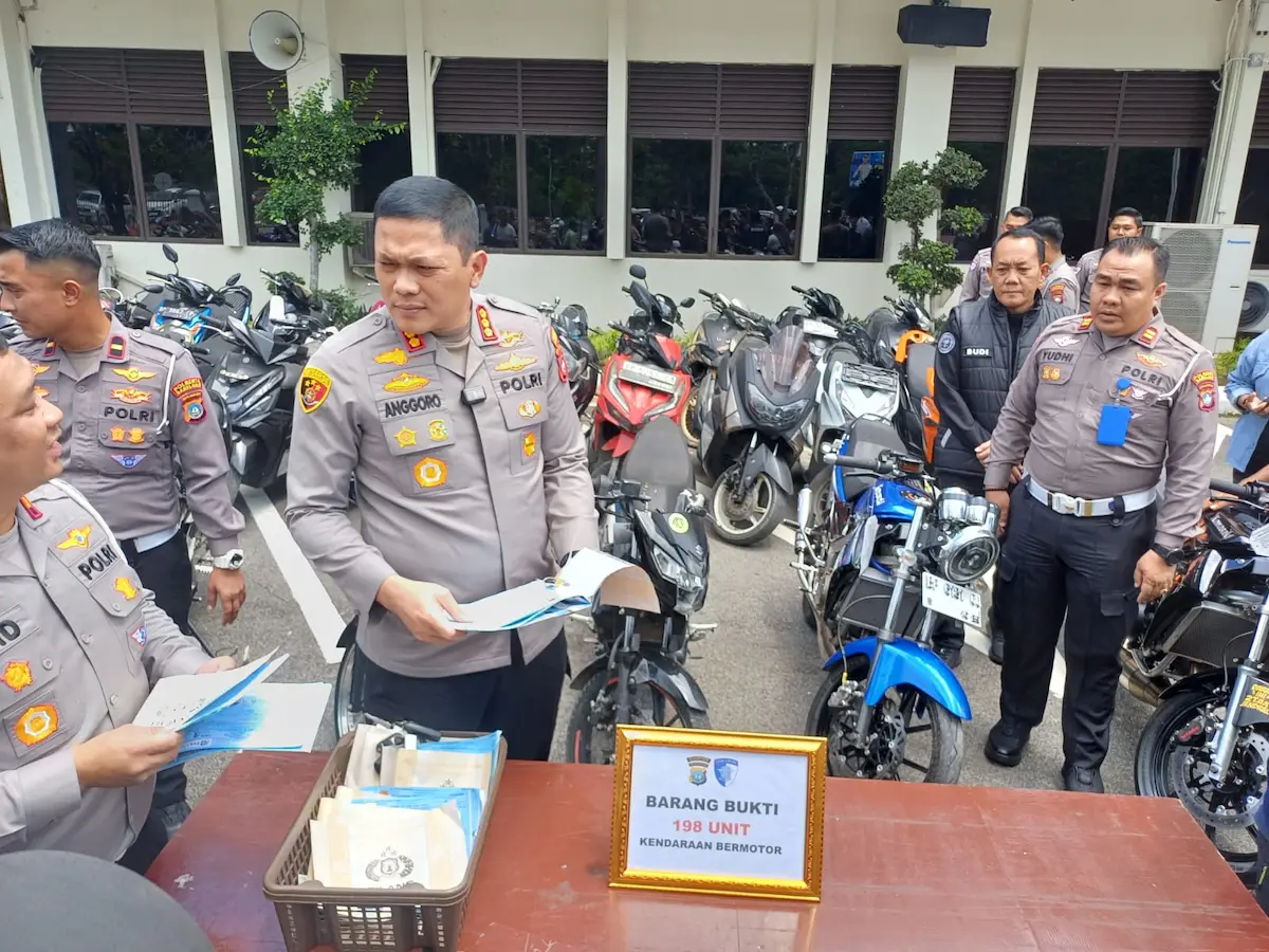 Ketua DPRD Kepri Kena Tilang usai Video Harley Davidson Tanpa Helm Viral