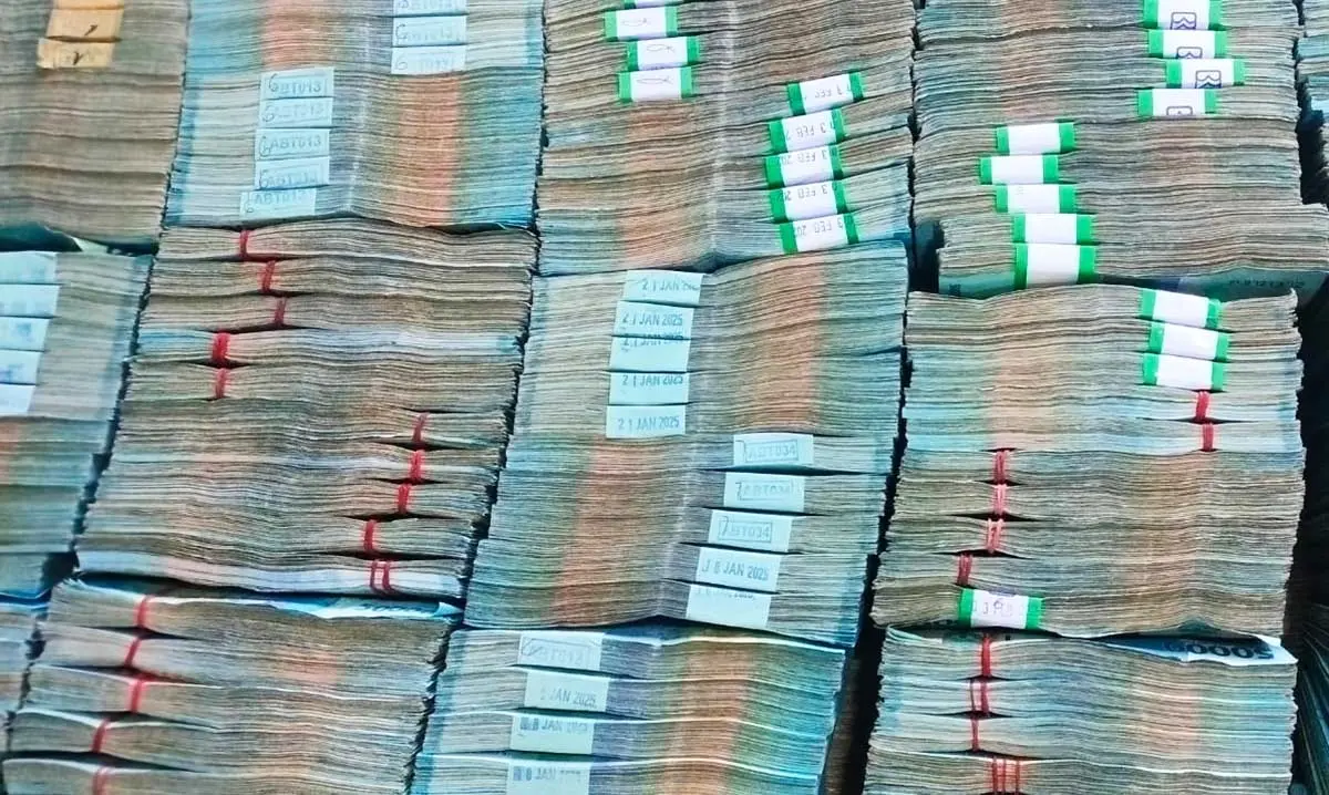 Pelemahan Rupiah dan Outflow Asing Tekan IHSG di Awal Pekan